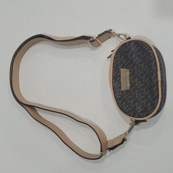 Jones New York Handbags - NEVER USED Jones New York Crossbody Bag to Fanny Pack